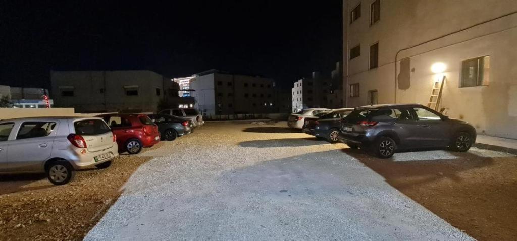 Black Iris Hotel II Madaba Kültér fotó