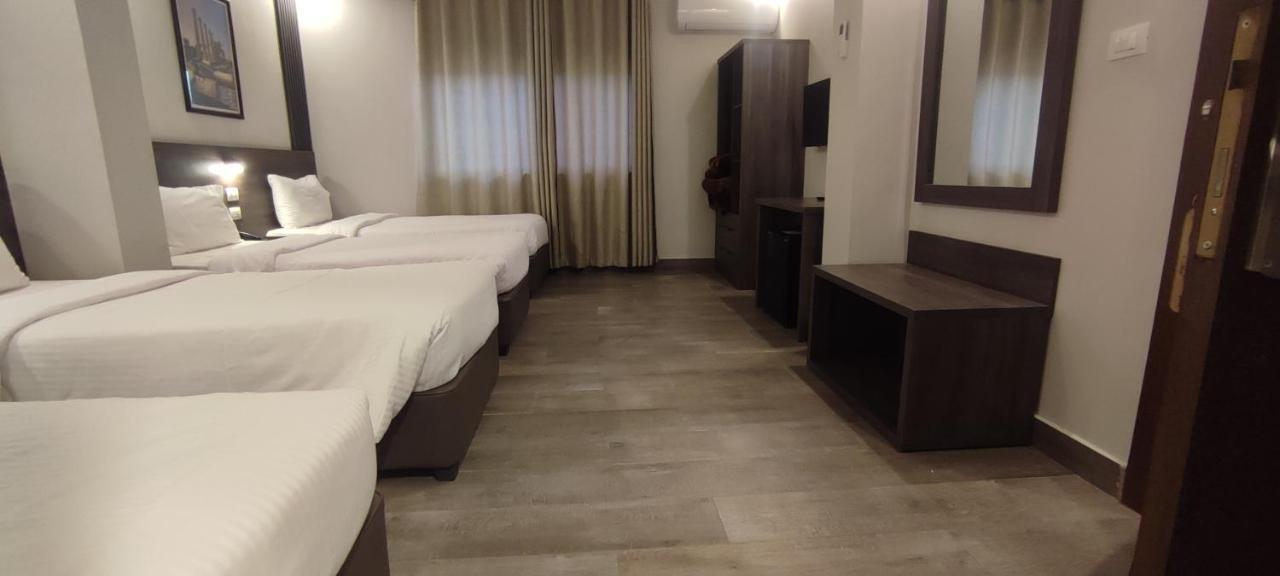 Black Iris Hotel II Madaba Kültér fotó