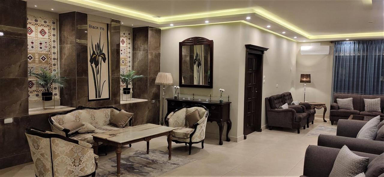 Black Iris Hotel II Madaba Kültér fotó